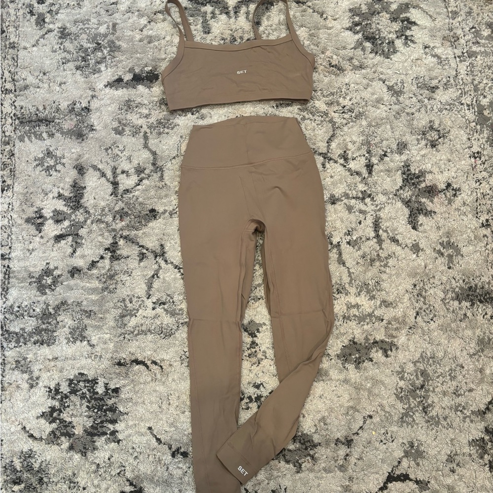 SET ACTIVE set in sand!! Never worn!!